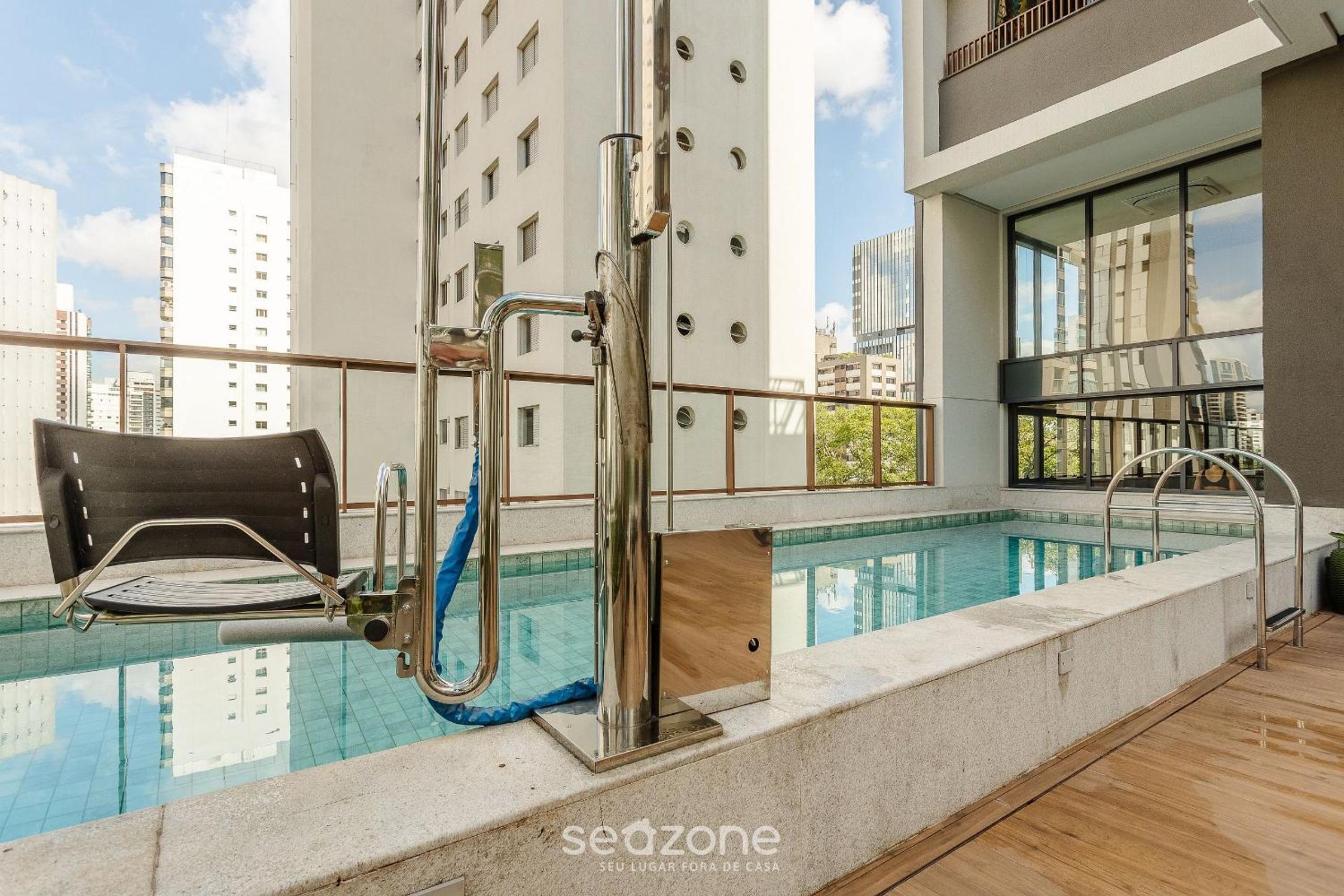 Studio in a building w/ a pool, Campo Belo HMC0320