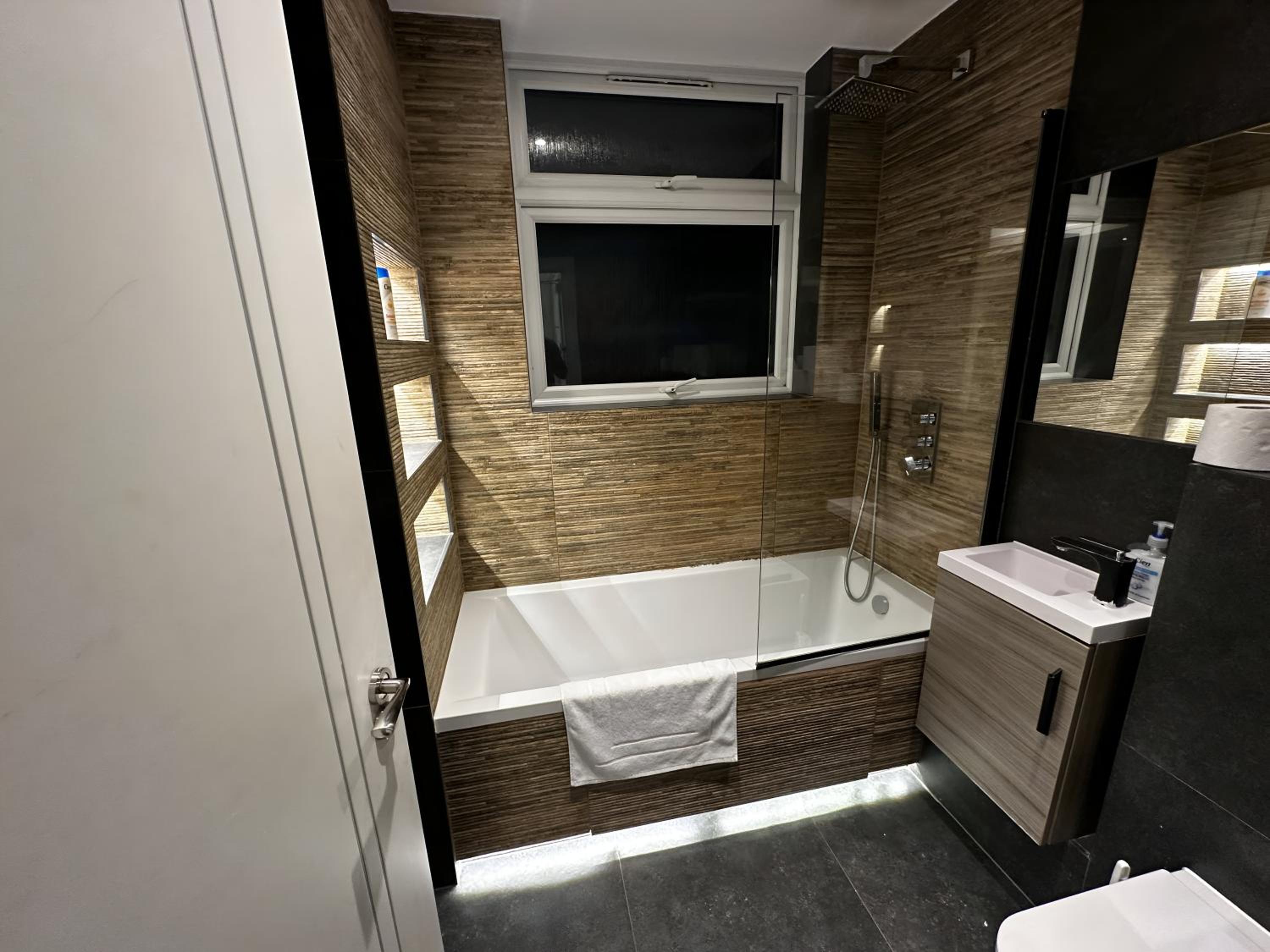 Wembley Park Cosy Flats 5mins to station!