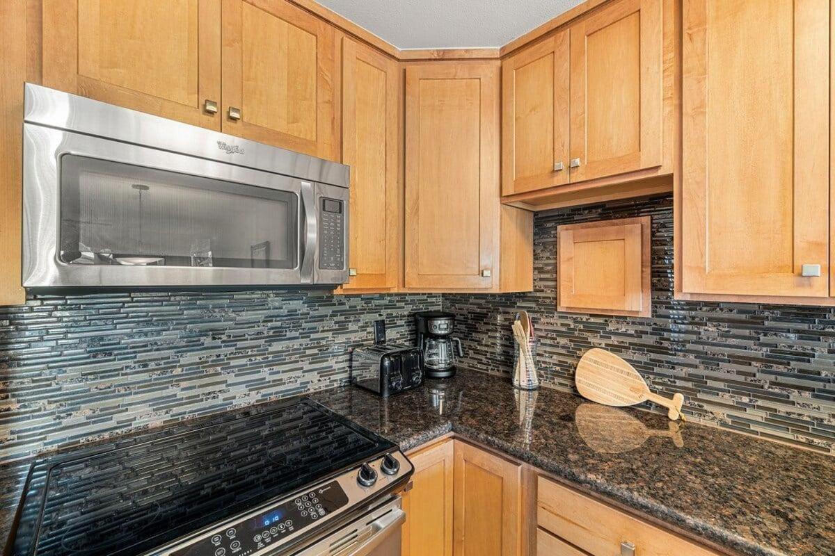 Hale Kamaole 171 · HAK 171 Ground Floor Condo Near Beach w AC