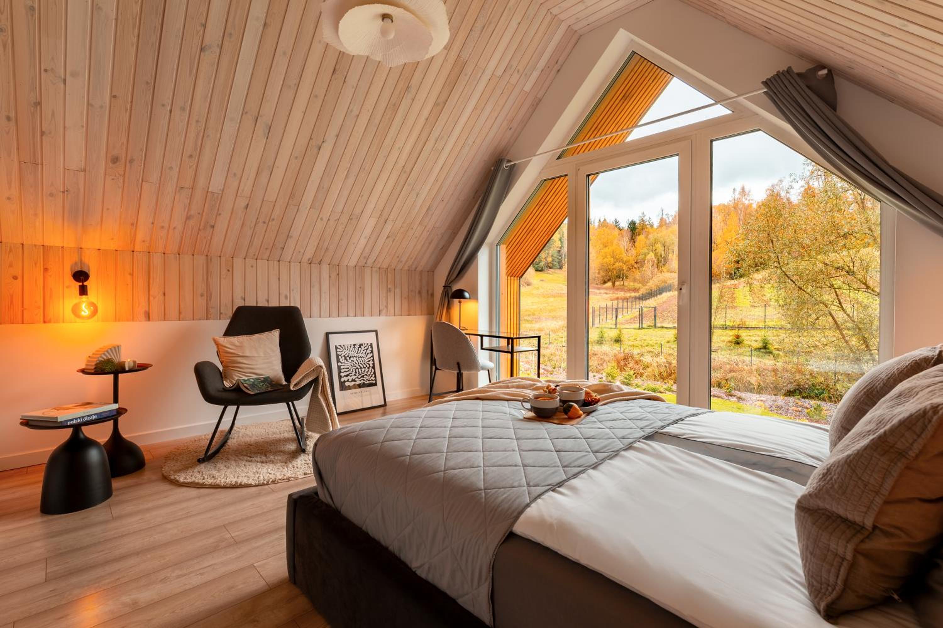 Hill & Chill Kudowa Zdrój - nowoczesne stodoły ze strefą SPA, balia, sauna