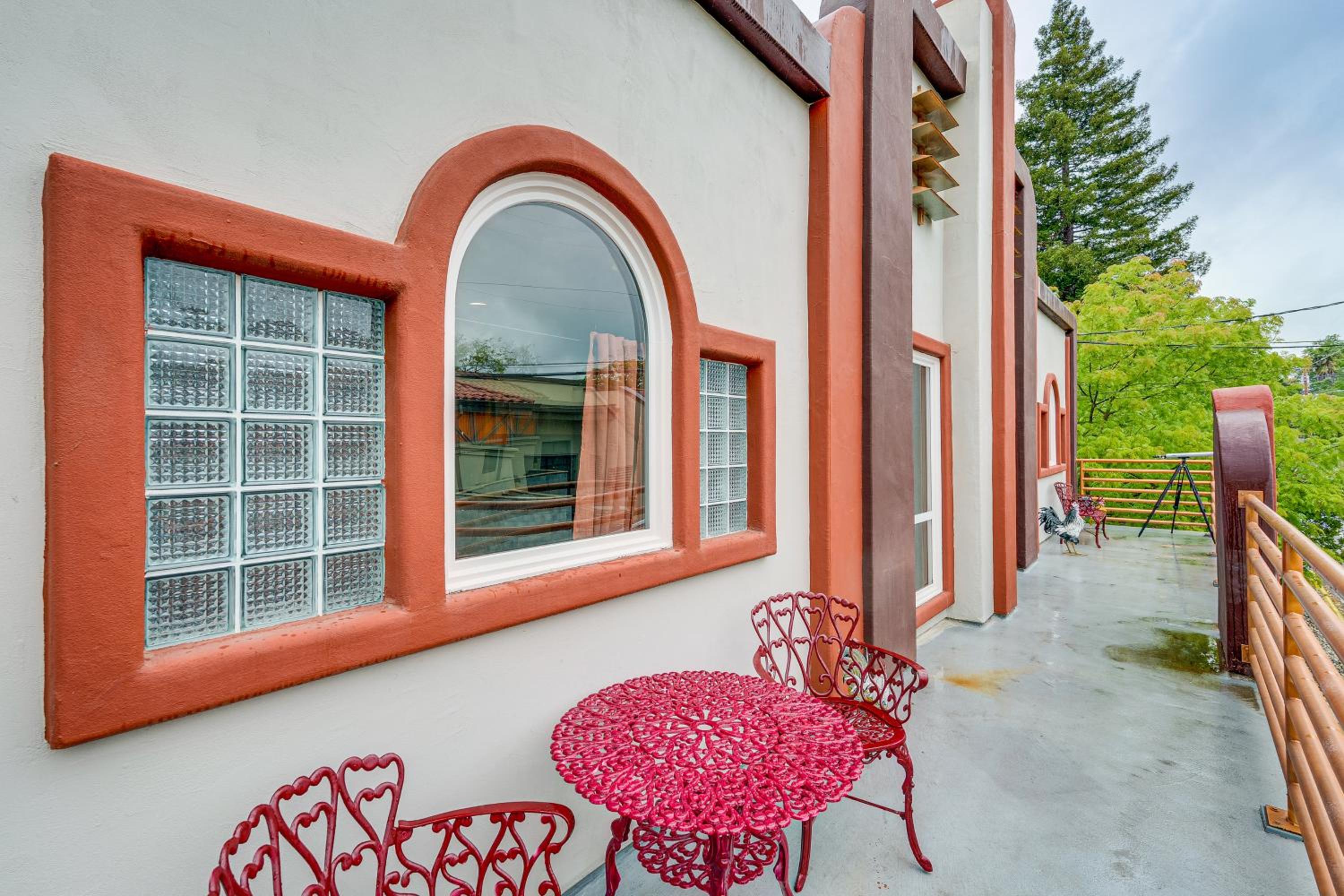 Easily Explore Fair Oaks Village! Unique Condo