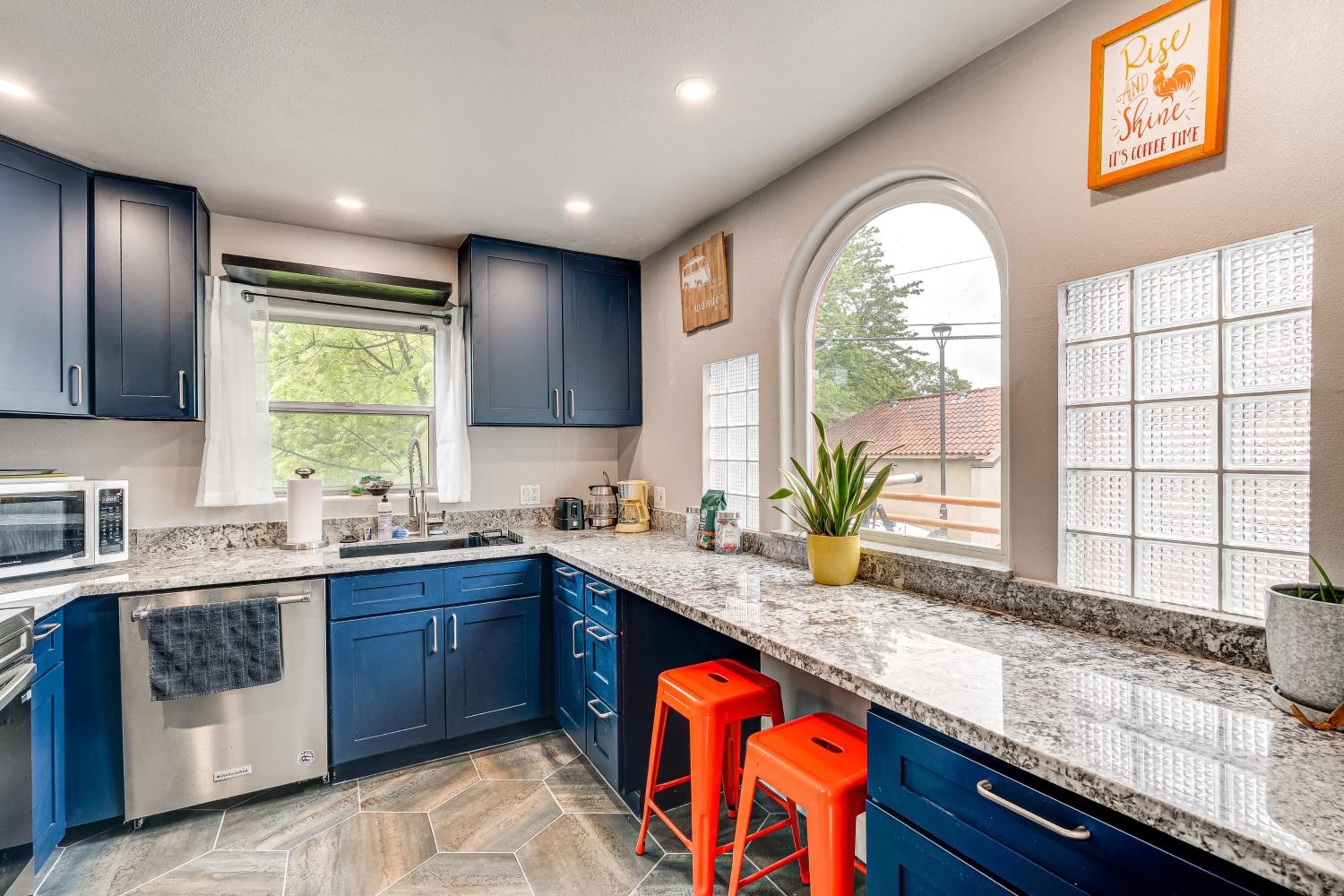 Easily Explore Fair Oaks Village! Unique Condo