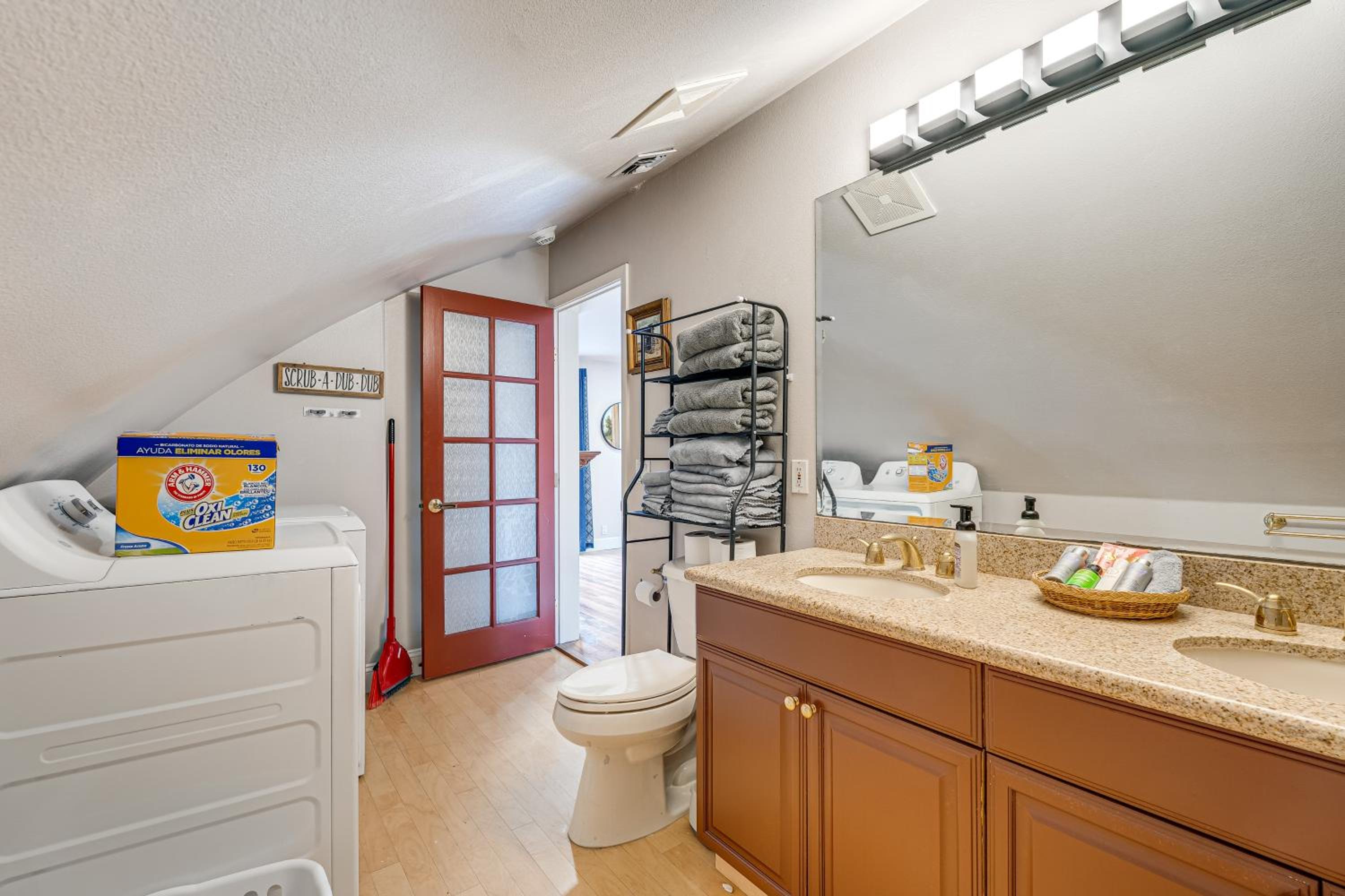 Easily Explore Fair Oaks Village! Unique Condo
