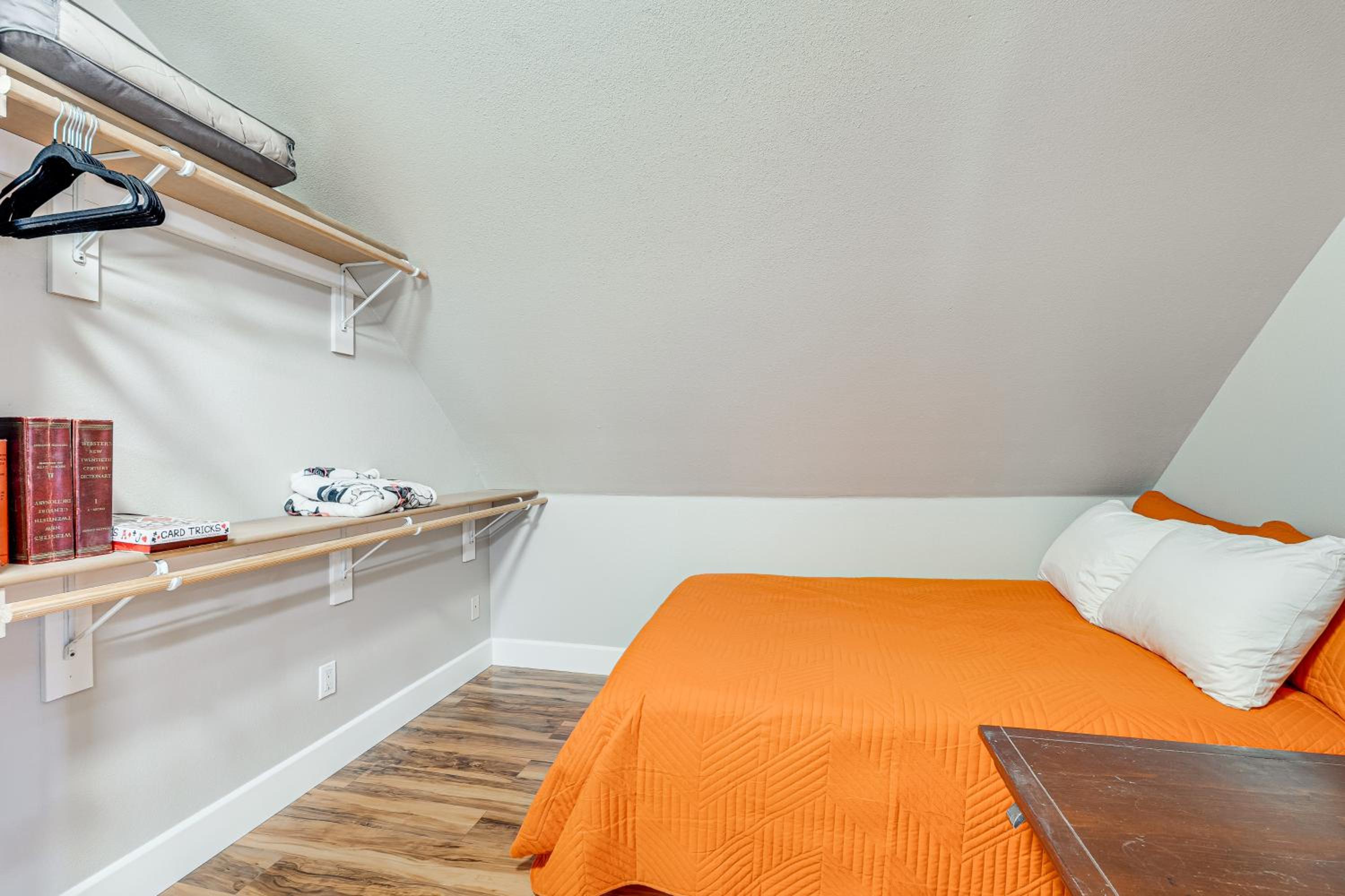 Easily Explore Fair Oaks Village! Unique Condo