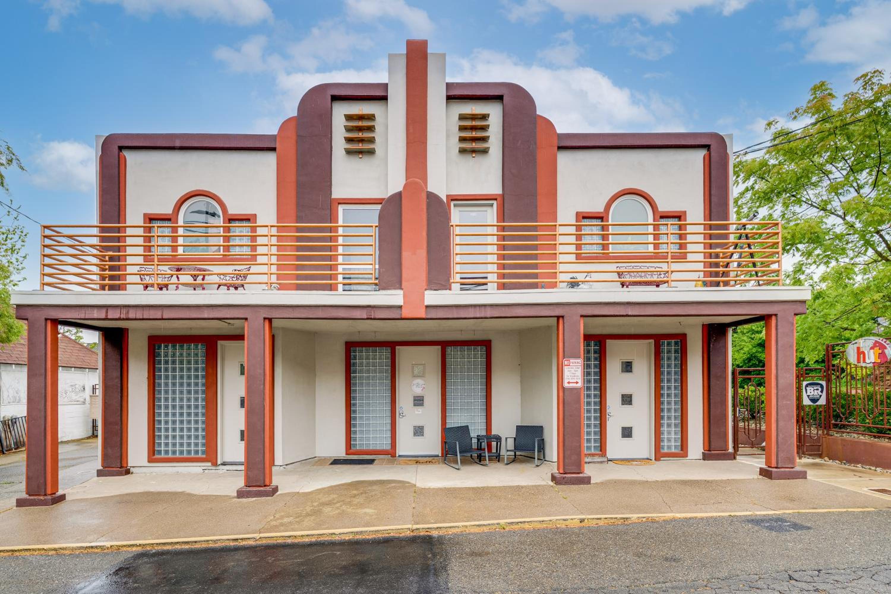 Easily Explore Fair Oaks Village! Unique Condo