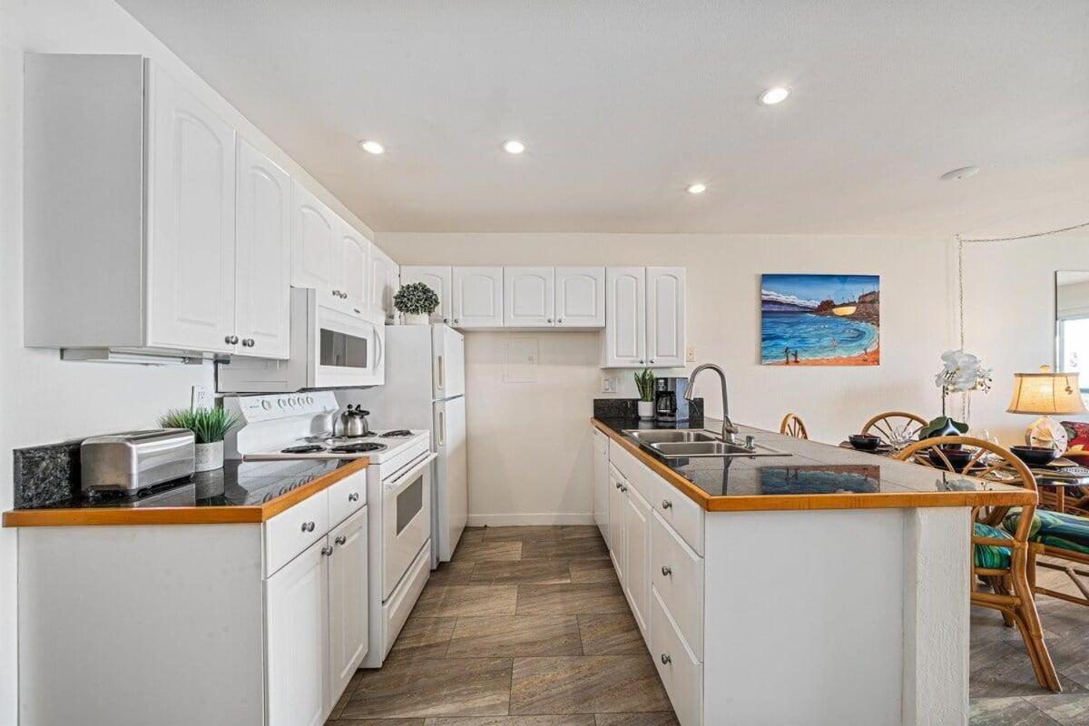 Hale Kamaole 210 · HAK 210 1BD Ocean view Walk to the Beach and