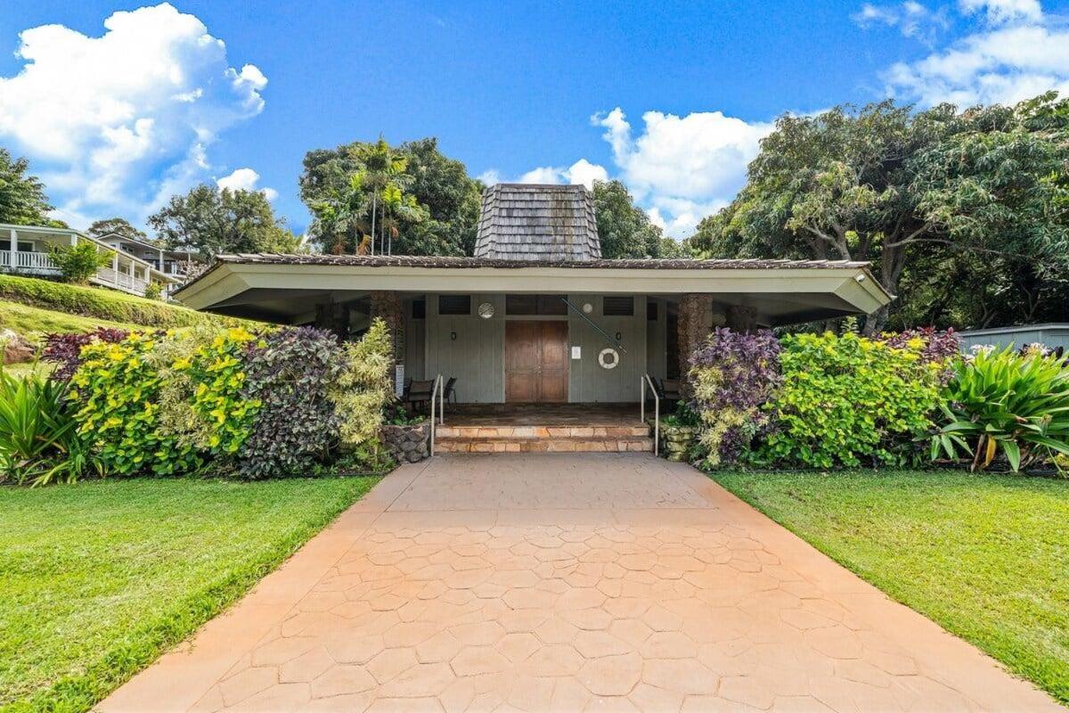 Alaeloa 38 · ALA 38 Beautifully Remodel 3BD Partial Ocean Views