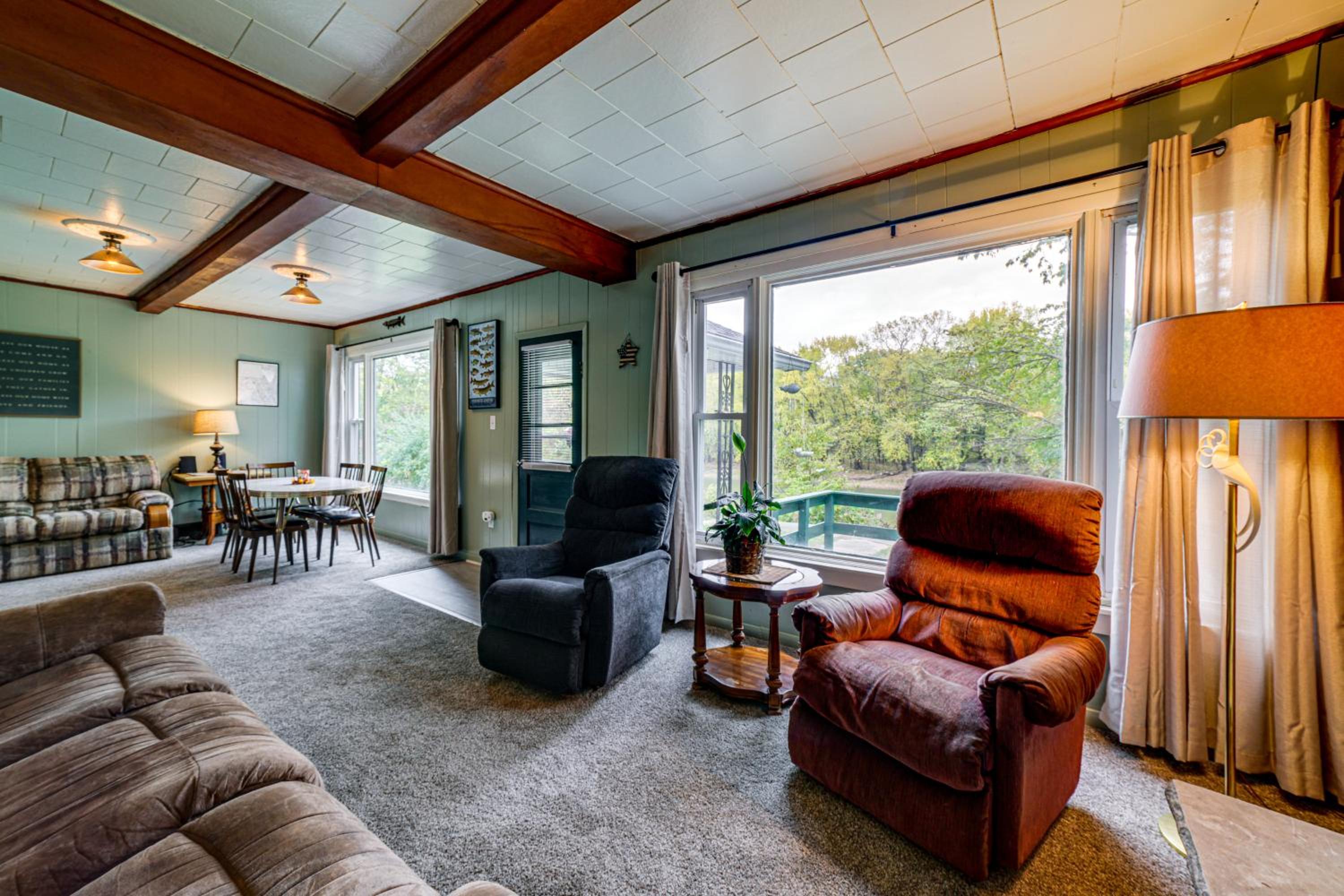The Fishtales Riverhouse Iroquois River Stay!