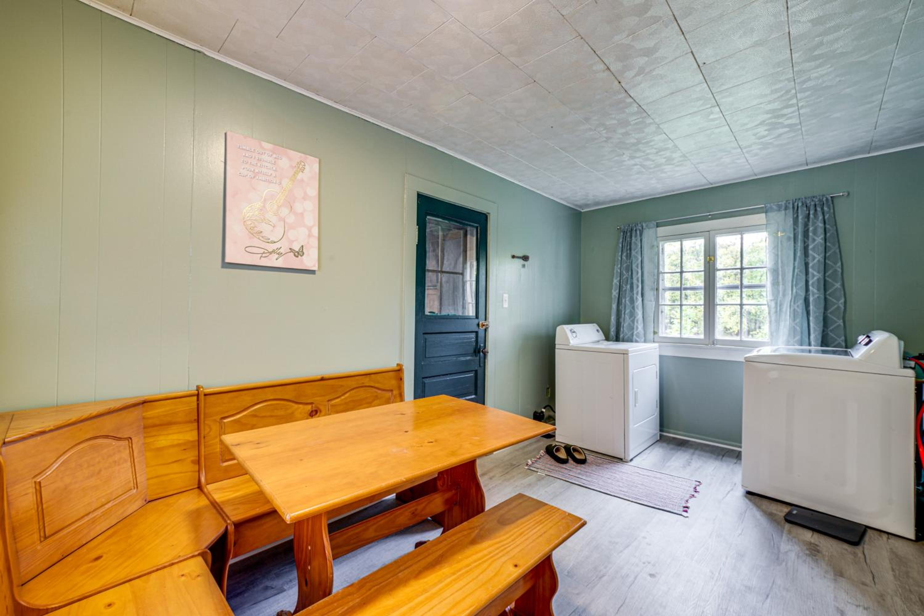 The Fishtales Riverhouse Iroquois River Stay!