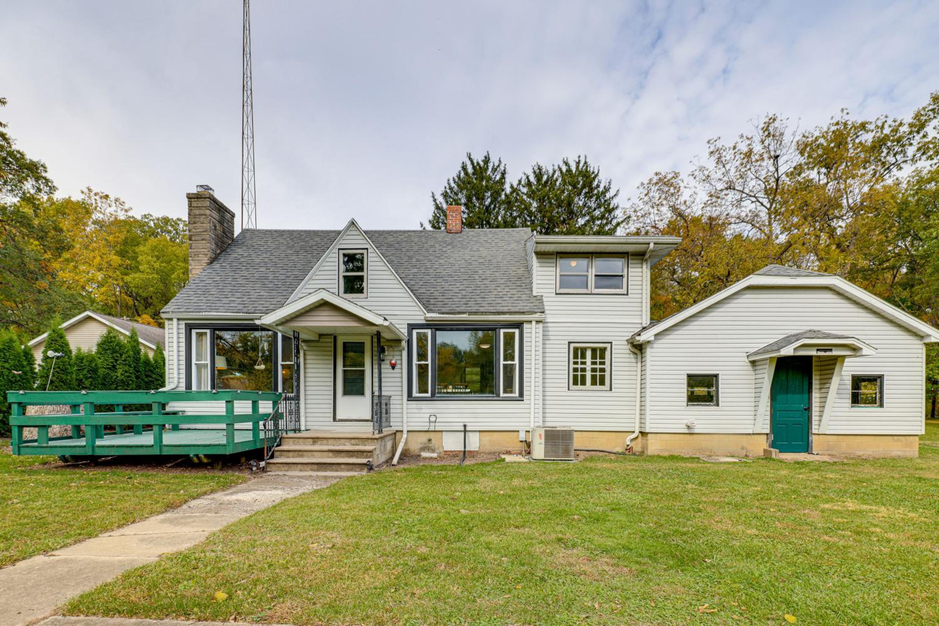 The Fishtales Riverhouse Iroquois River Stay!