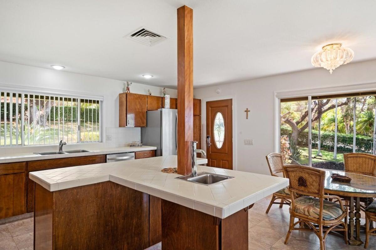 Hale Kalapu · Large Home 180° Ocean Views Walk2Beach Hale Kalapu