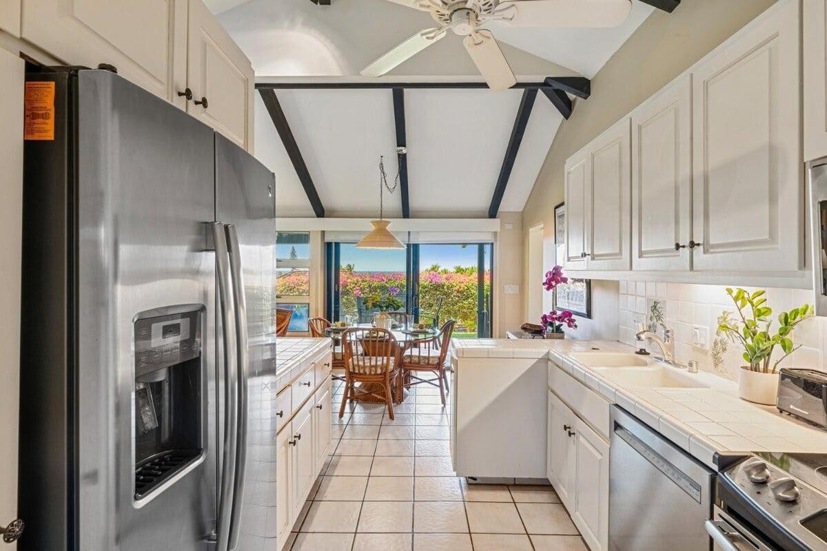 International Colony Club 43 · ICC 43 Spacious 2BD Cottage Walk