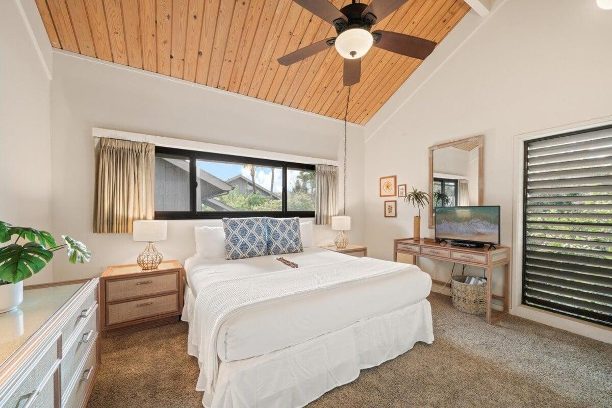 Kahana Village 26 · KHV 26 2BD Direct Ocean Front with Amazing S