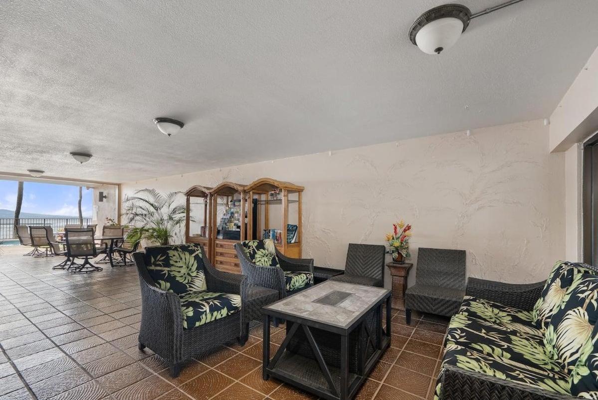 Lauloa 403 · LOA 403 Fully Remodeled Direct Oceanfront 2BD