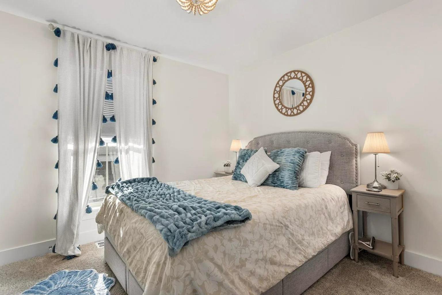 Pelican Cove Cottage located Downtown Ocean Springs