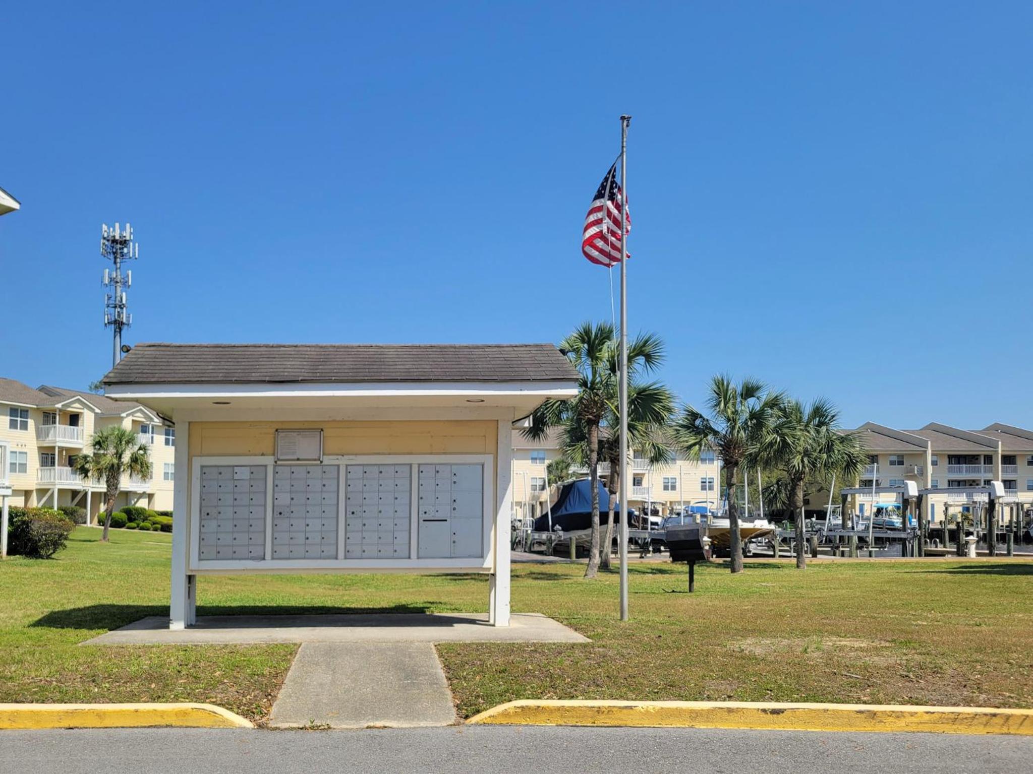 Cozy 2 bedroom, 2 bathroom condo located at Harbor Landing!