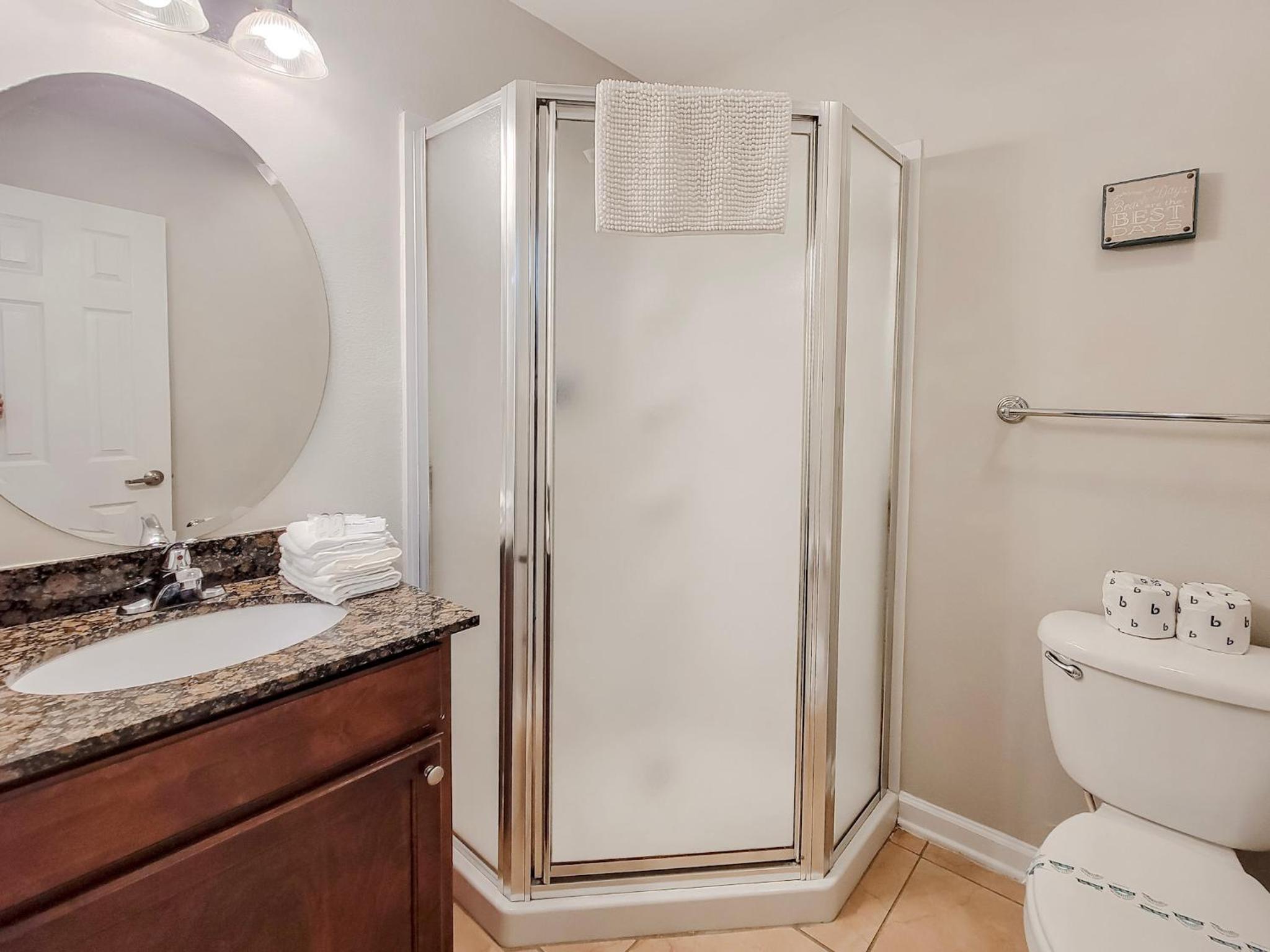 Cozy 2 bedroom, 2 bathroom condo located at Harbor Landing!