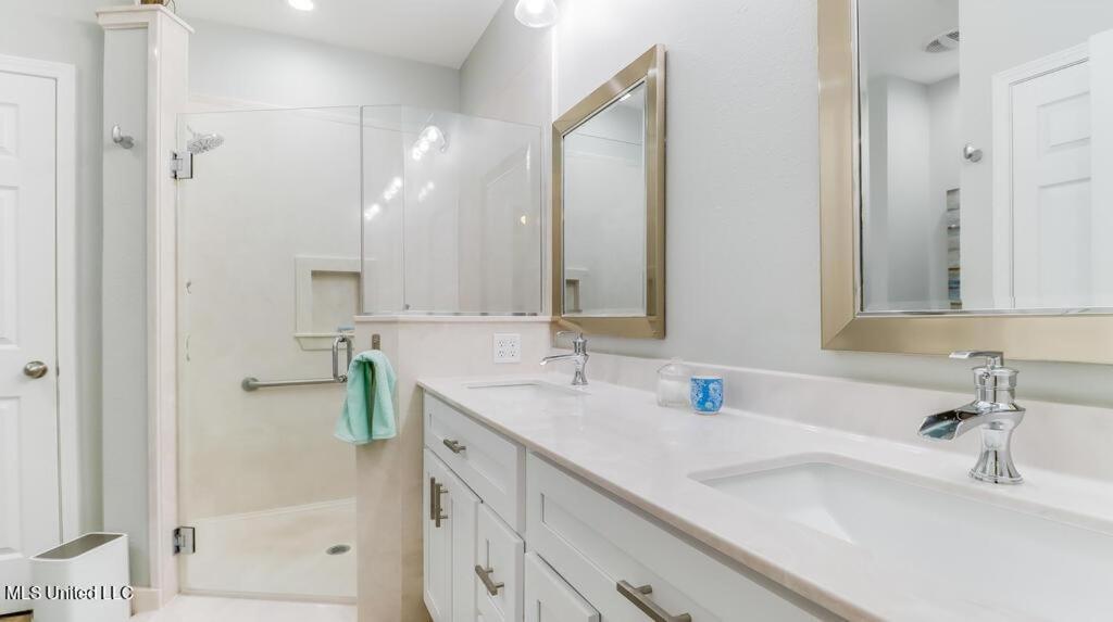 Legacy Villa 2602 - 3 bedroom 2 bath with garage in beachside neighborhood