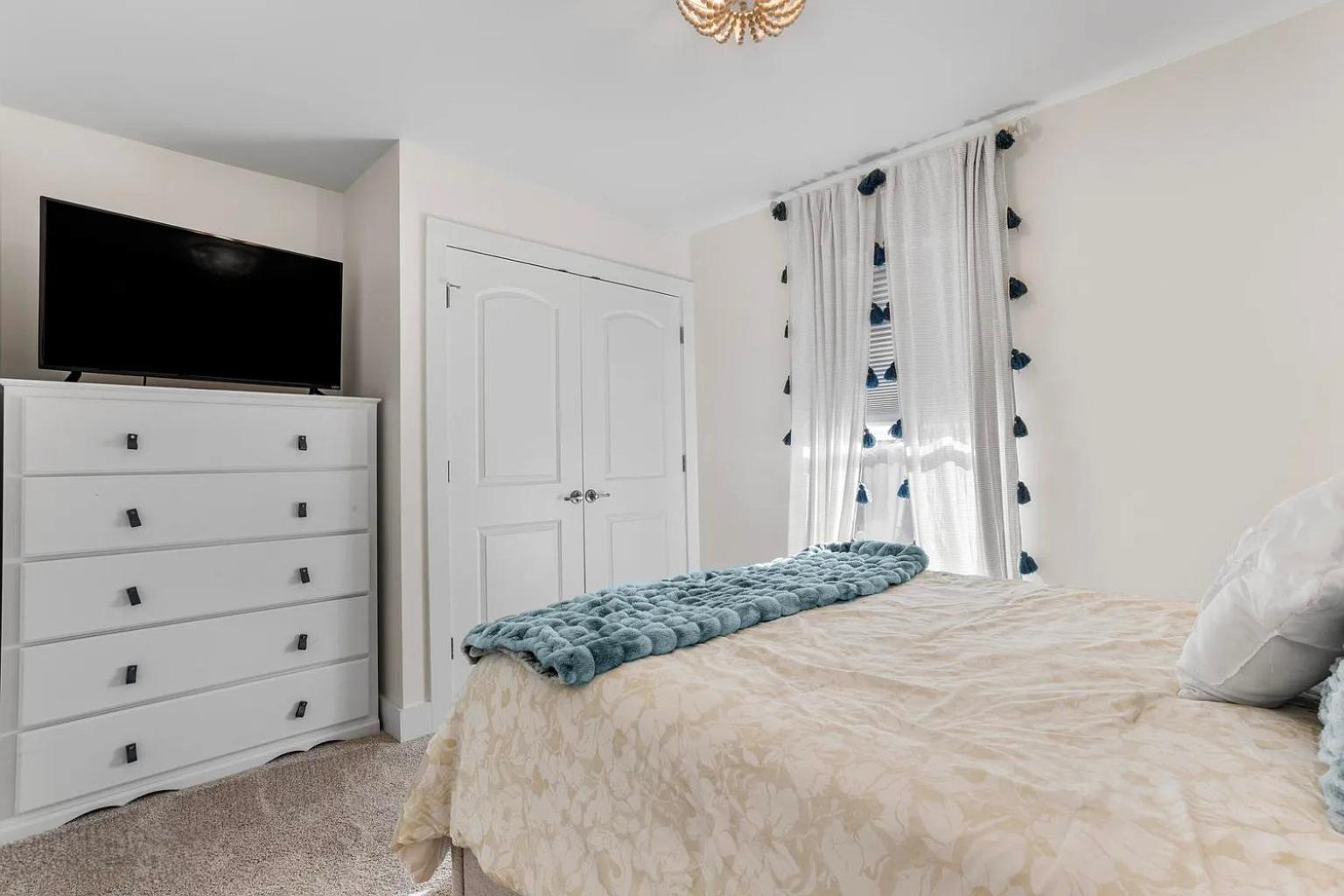Pelican Cove Cottage located Downtown Ocean Springs