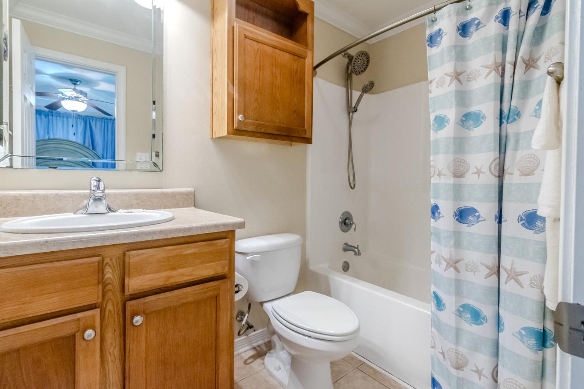 120 Beau Clair - Beachview Townhome with Balcony and Deck in Long Beach