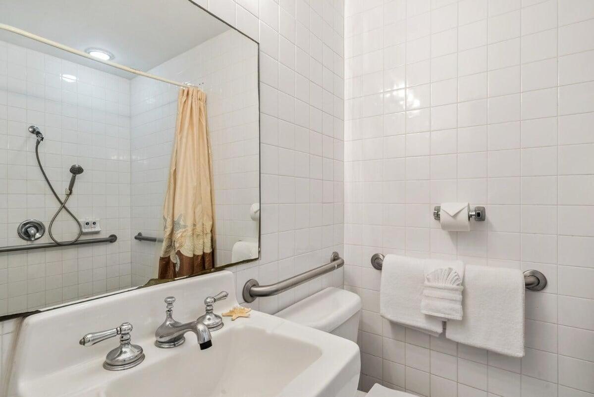 Lahaina Shores PH1 · LS PH1 Oceanfront Penthouse Condo w Panoram