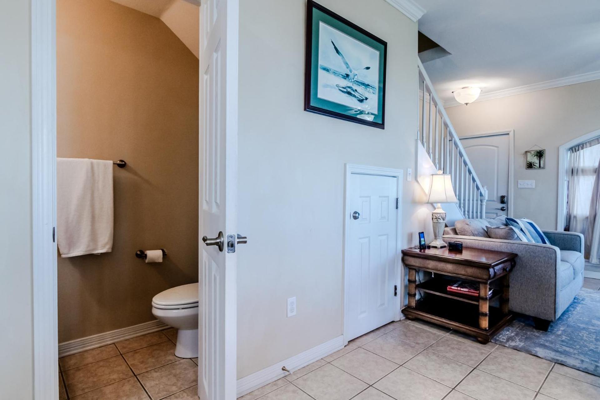 120 Beau Clair - Beachview Townhome with Balcony and Deck in Long Beach