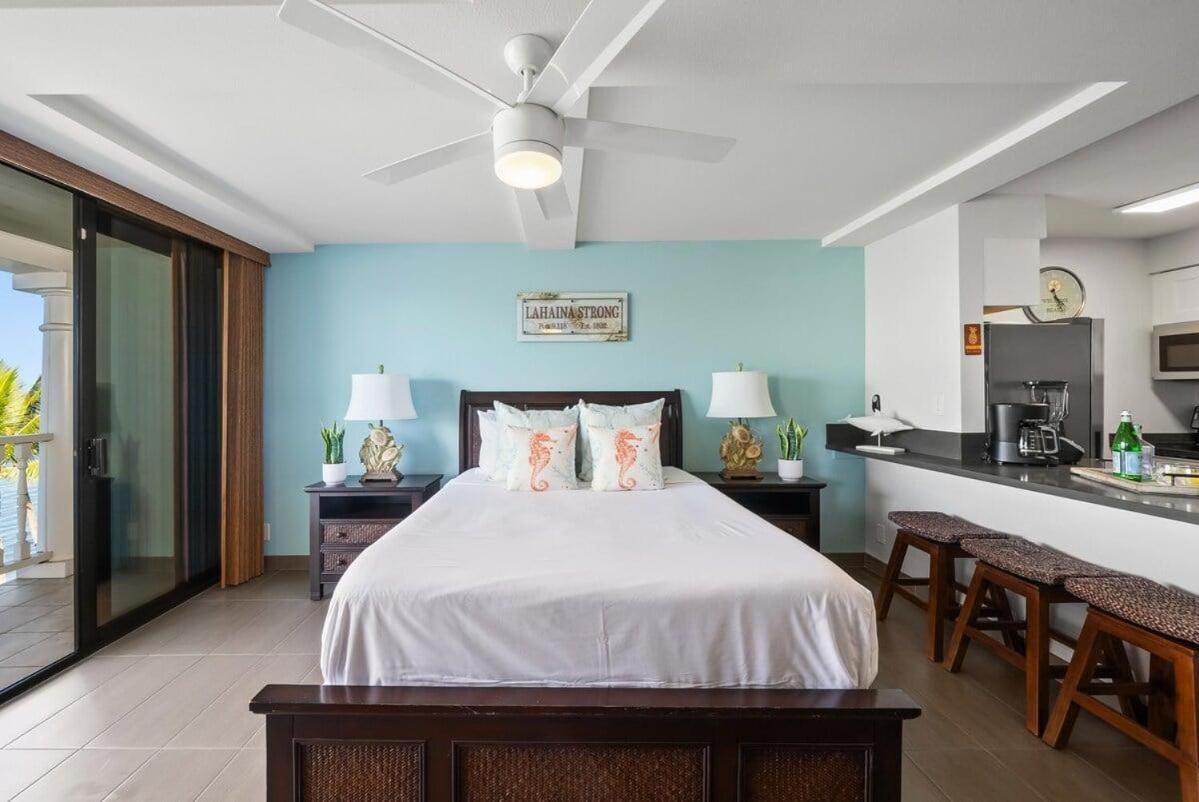 Lahaina Shores 523 · LS 523 Direct Beachfront Studio with Stunni