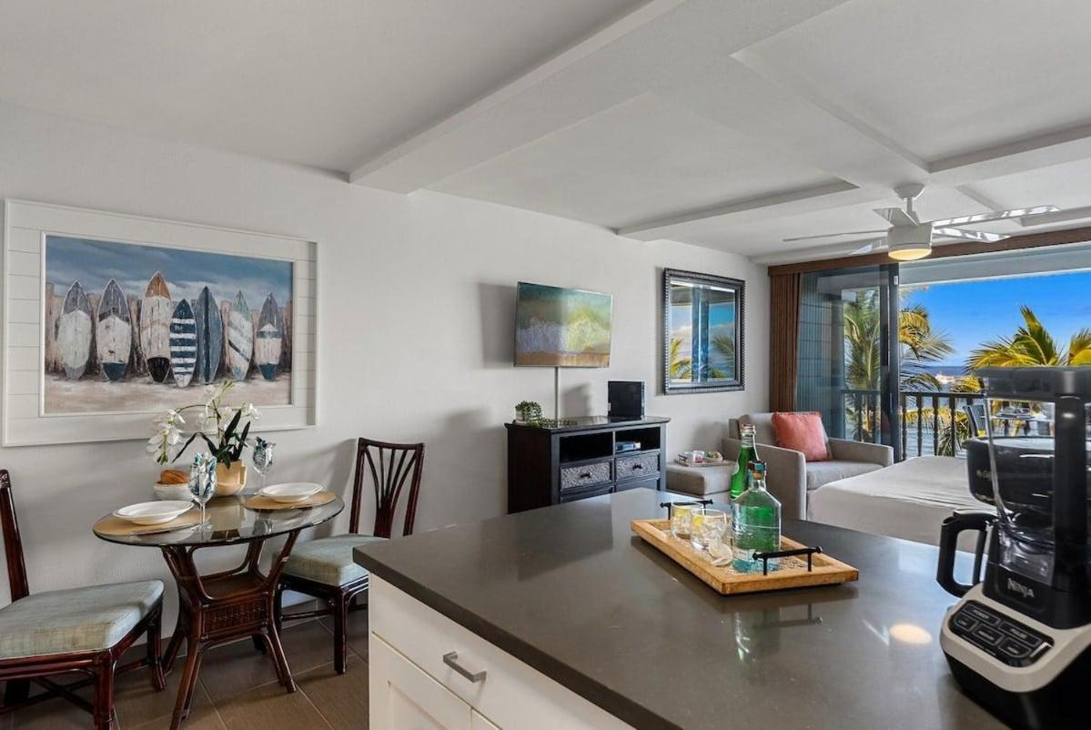 Lahaina Shores 523 · LS 523 Direct Beachfront Studio with Stunni
