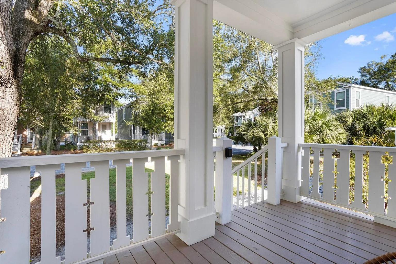 Pelican Cove Cottage located Downtown Ocean Springs