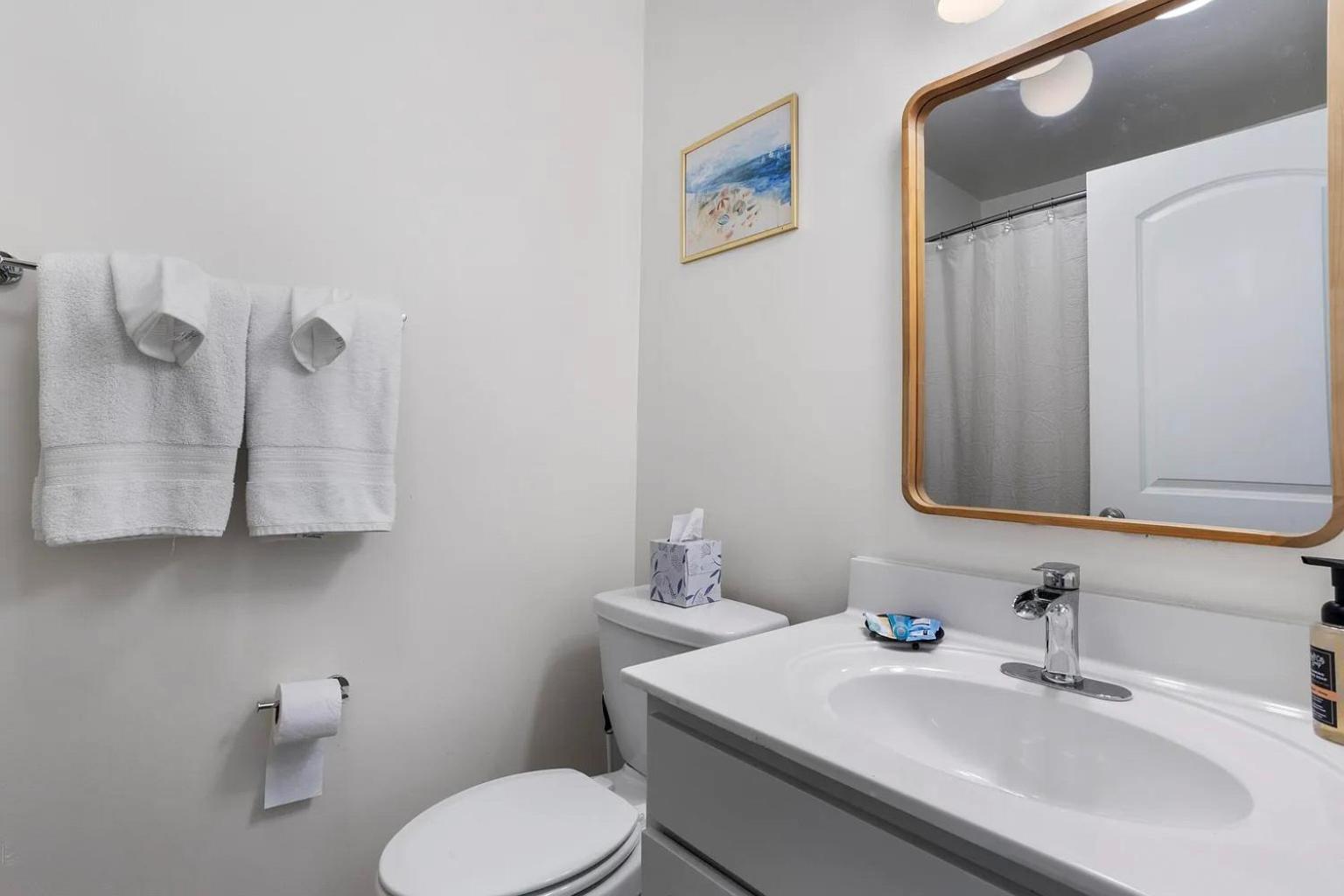 Pelican Cove Cottage located Downtown Ocean Springs