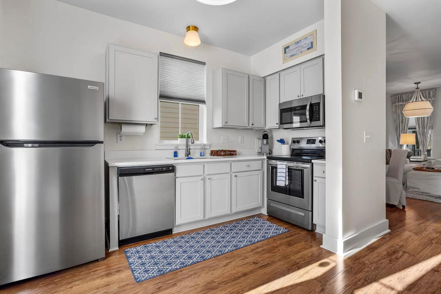 Pelican Cove Cottage located Downtown Ocean Springs