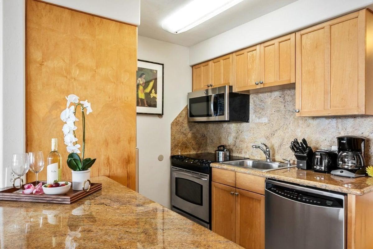 Lahaina Shores 507 · LS 507 West Maui Studio with Stunning Ocean