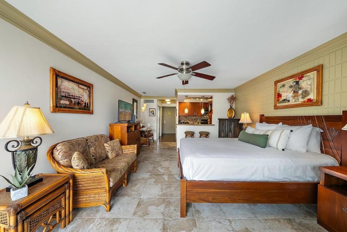 Lahaina Shores 512 · LS 512 Getaway Studio by the Beach Pool Hot