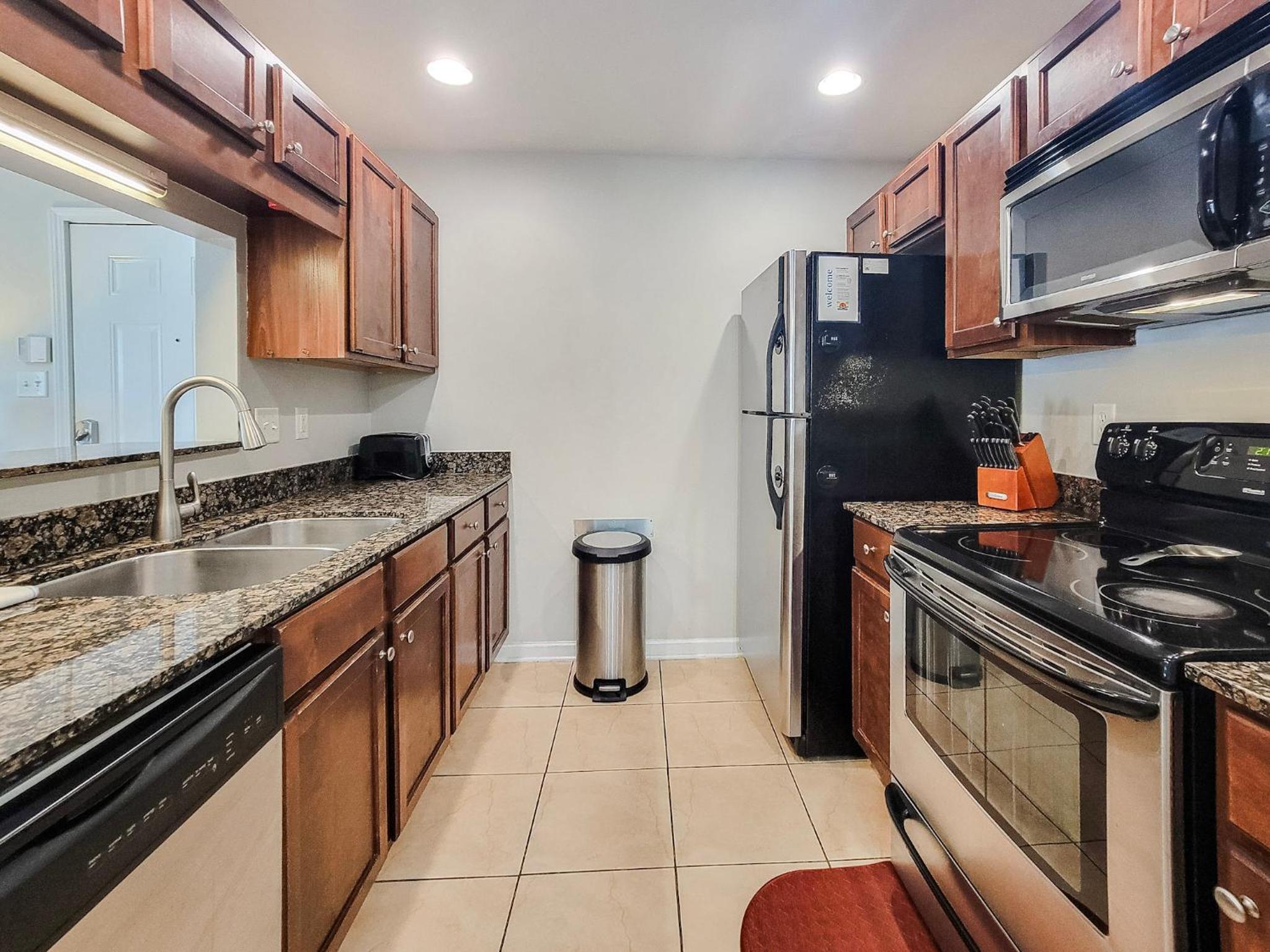 Cozy 2 bedroom, 2 bathroom condo located at Harbor Landing!