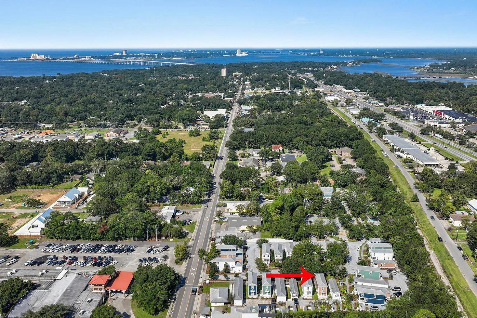 Pelican Cove Cottage located Downtown Ocean Springs