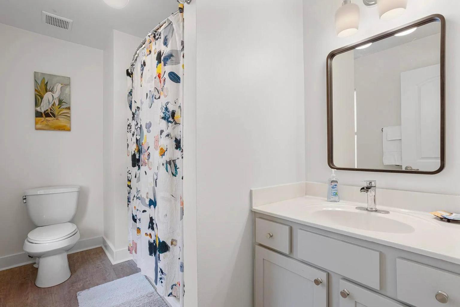 Pelican Cove Cottage located Downtown Ocean Springs