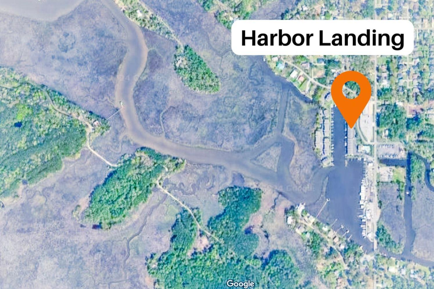 Cozy 2 bedroom, 2 bathroom condo located at Harbor Landing!