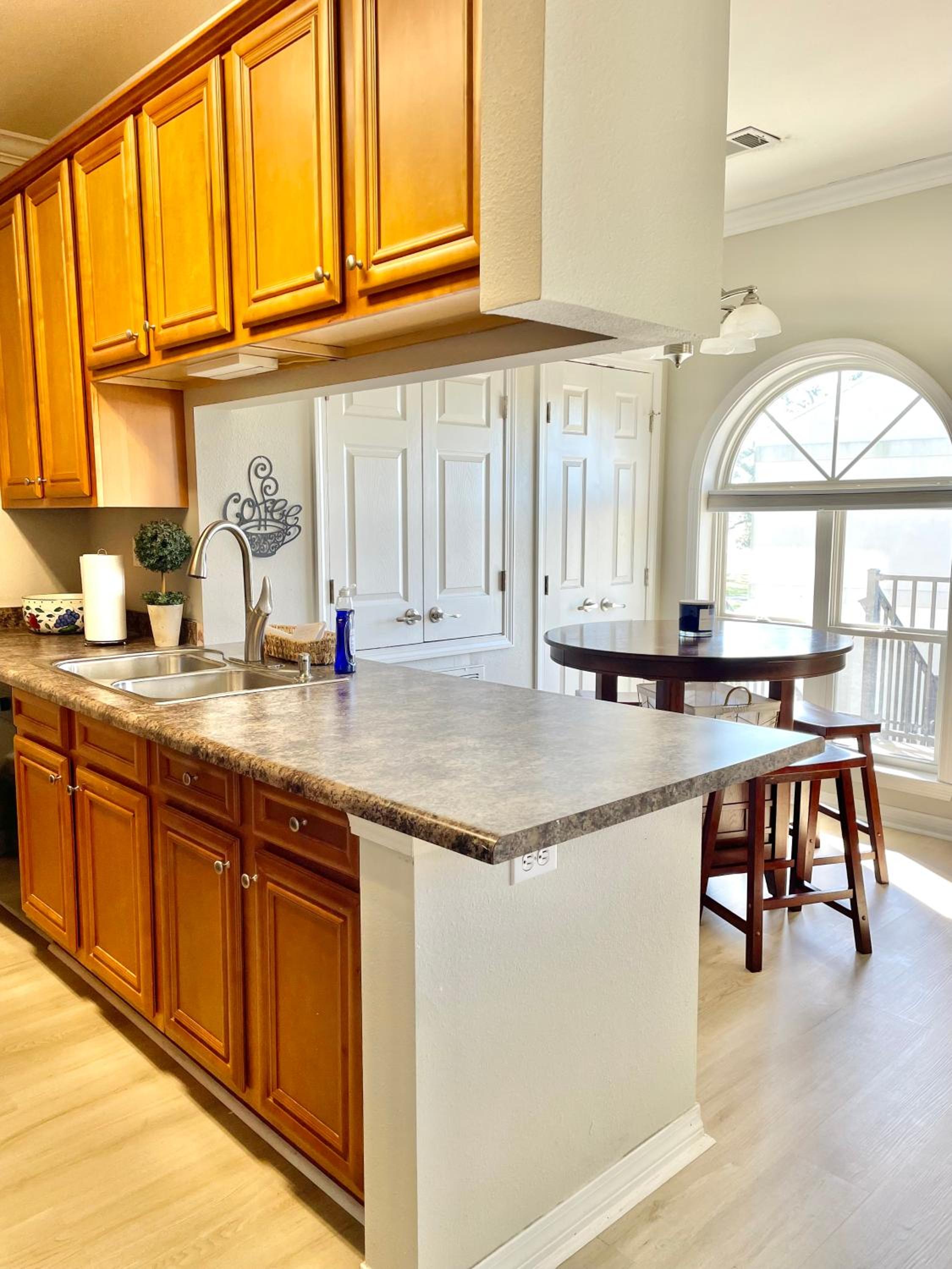 148 Beau Clair - Beachside Townhome with Pool in Long Beach