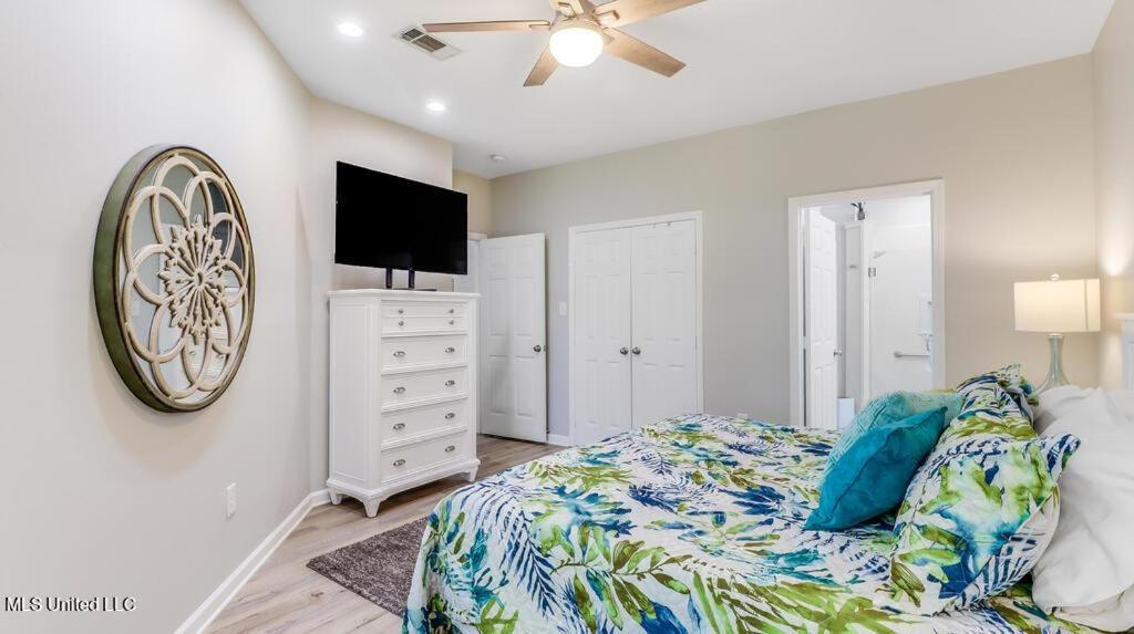 Legacy Villa 2602 - 3 bedroom 2 bath with garage in beachside neighborhood
