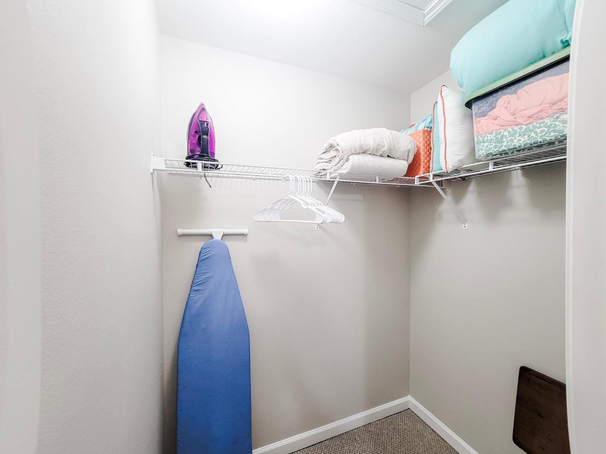 Cozy 2 bedroom, 2 bathroom condo located at Harbor Landing!