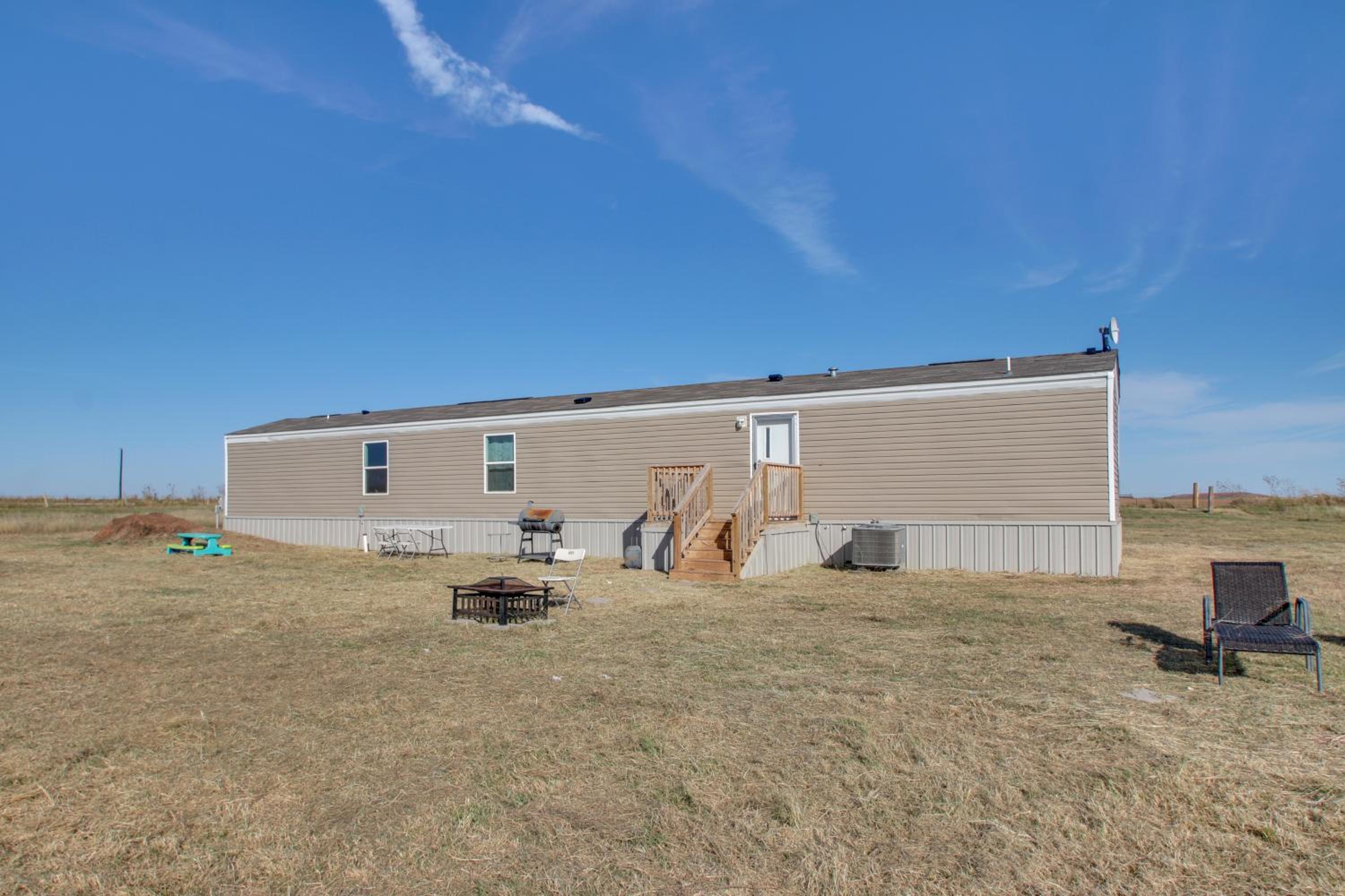 Secluded El Reno Retreat w/ Private Fishing Lake!