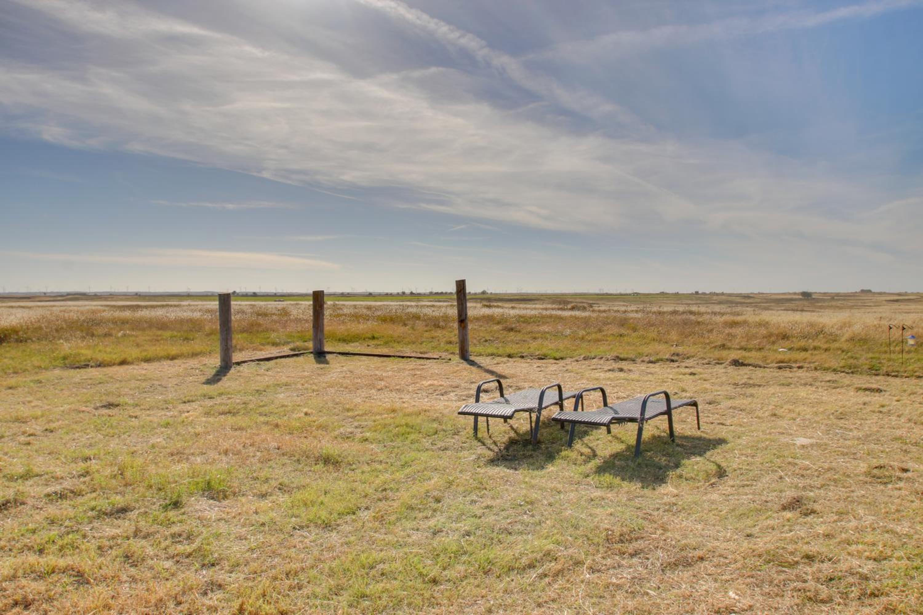 Secluded El Reno Retreat w/ Private Fishing Lake!