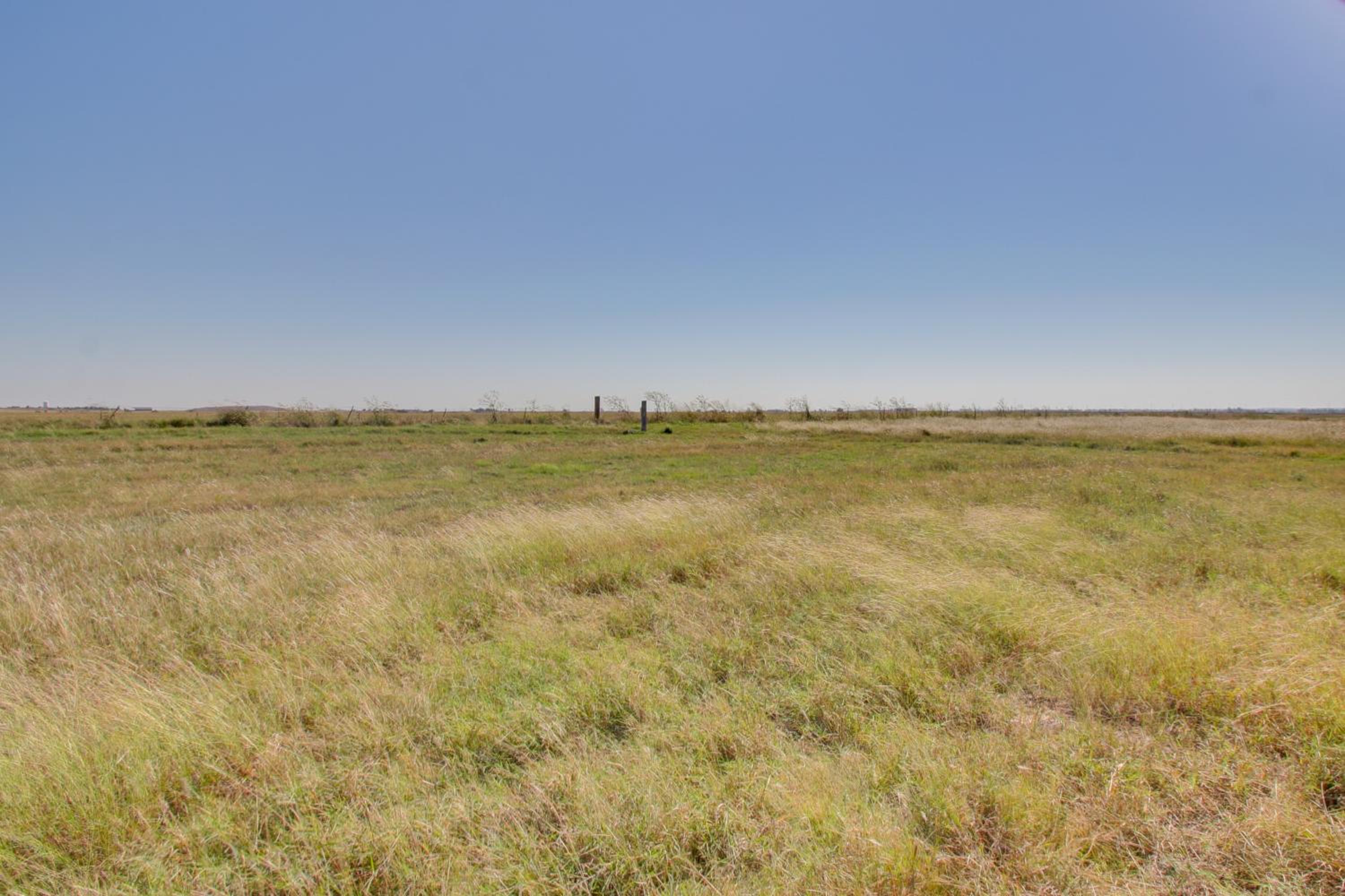 Secluded El Reno Retreat w/ Private Fishing Lake!