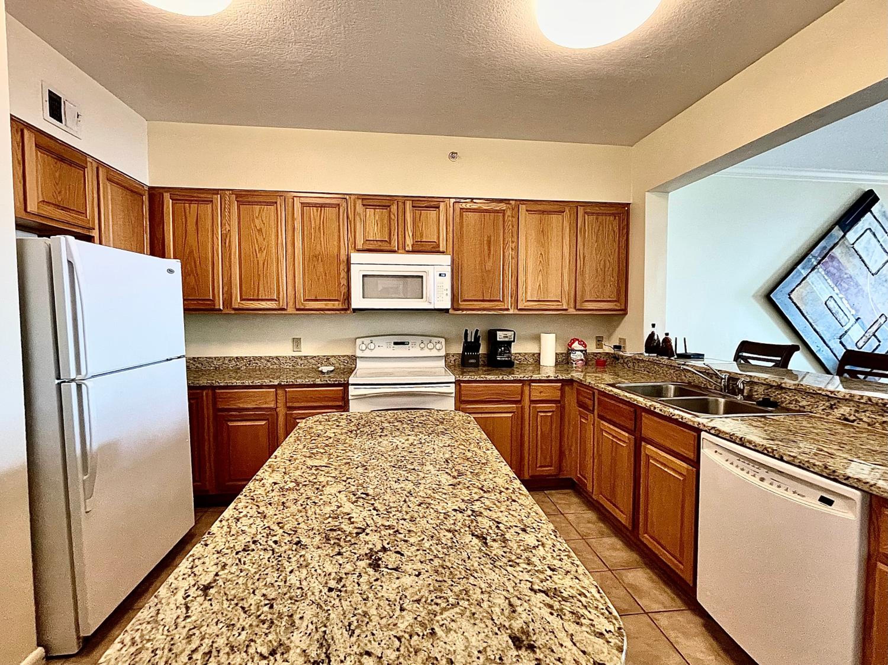 Beachview Condo in Legacy Tower 1-1004 - fully furnished 3 bedroom 2 bathroom