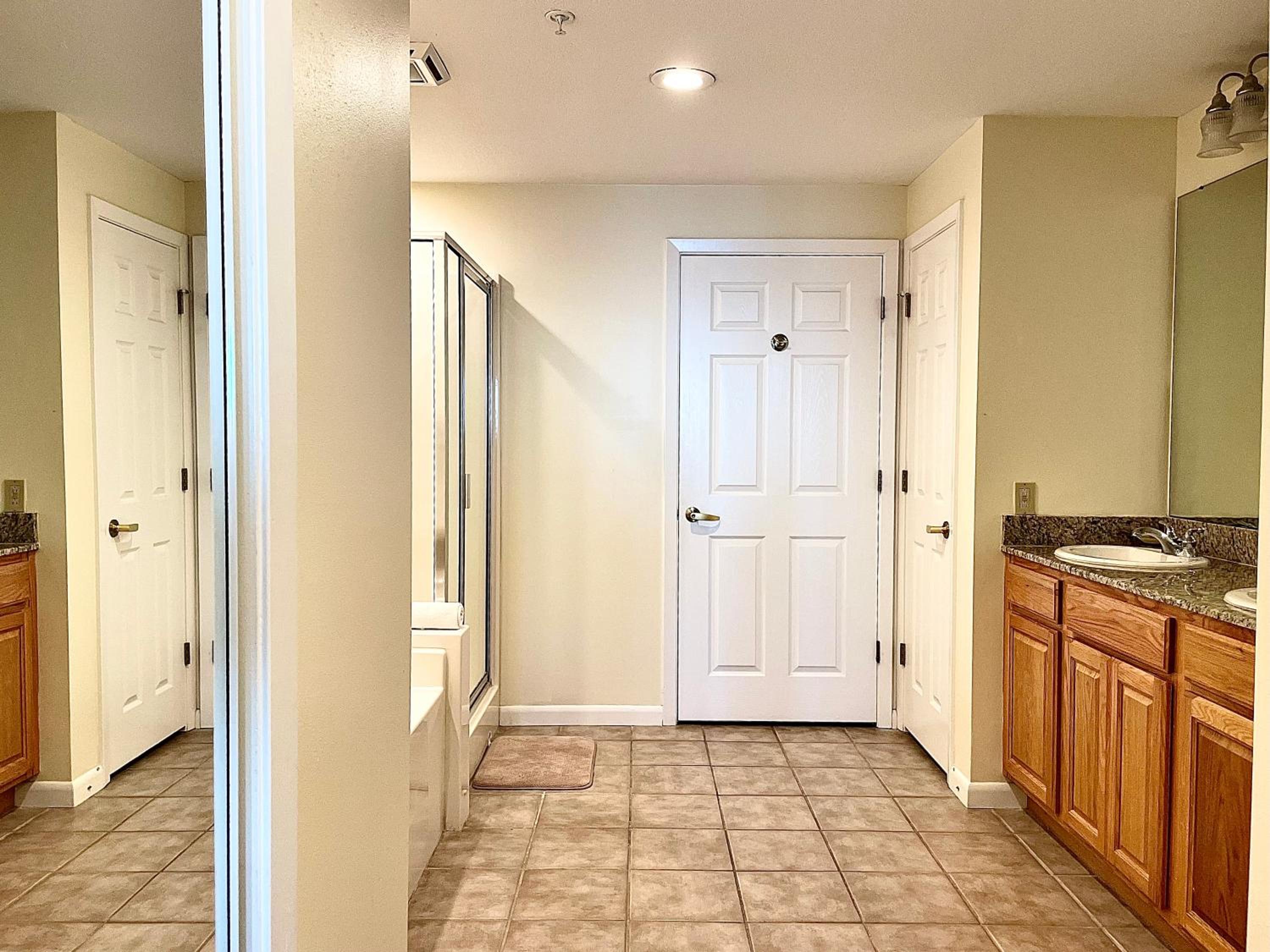 Beachview Condo in Legacy Tower 1-1004 - fully furnished 3 bedroom 2 bathroom