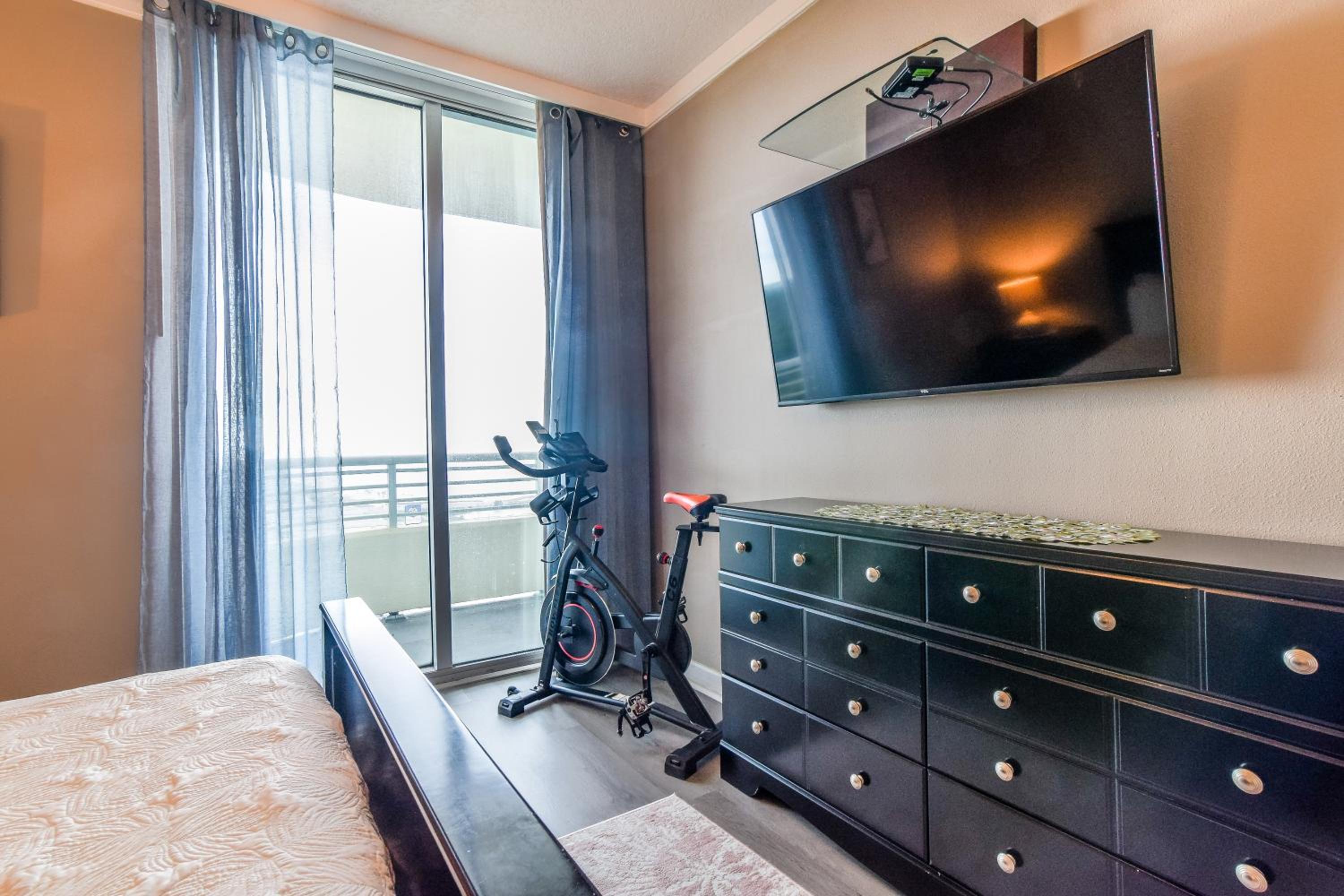 Beautiful 15th floor 2 bedroom, 2 bath condo at The Ocean Club!