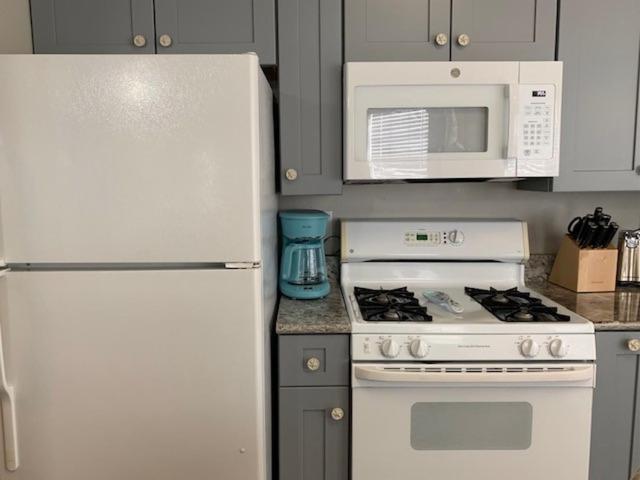 Legacy Villa 602 - 3 bedroom 2 bath condo - quiet beachside neighborhood