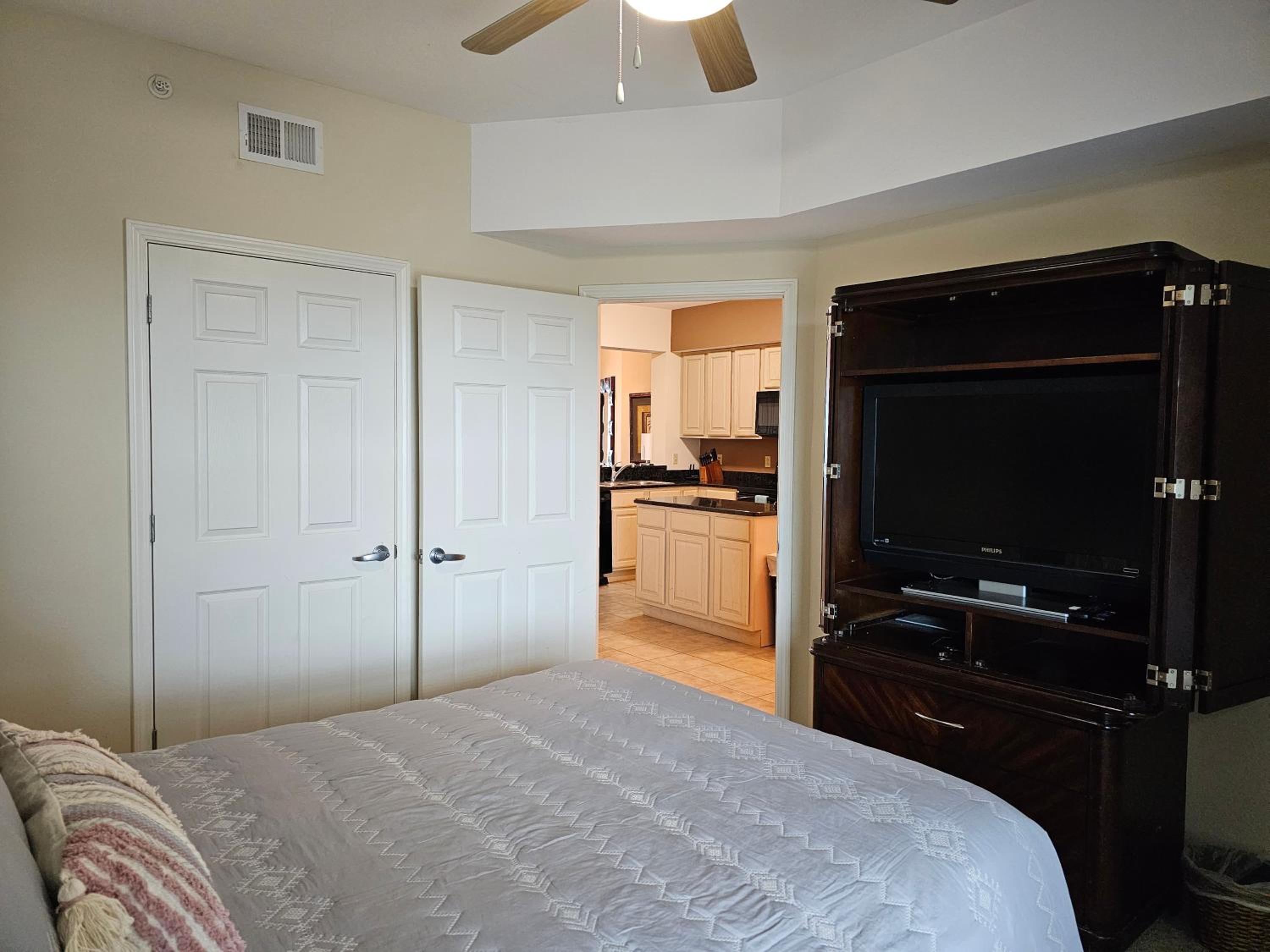 Beachview Condo at Legacy Tower 2 -708 - fully furnished 2 bedroom 2 bathroom