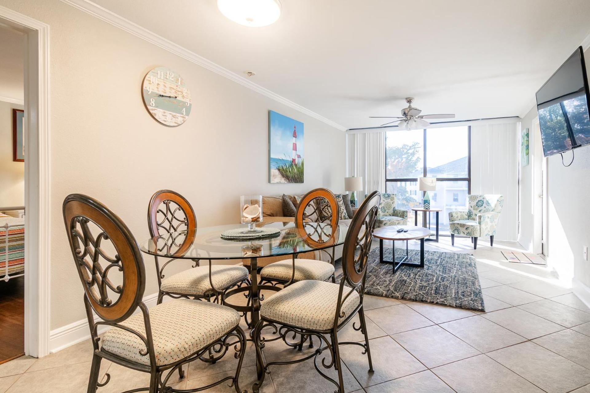 Cozy 2 bed 2 bath condo at the beachside Ocean Club Villas