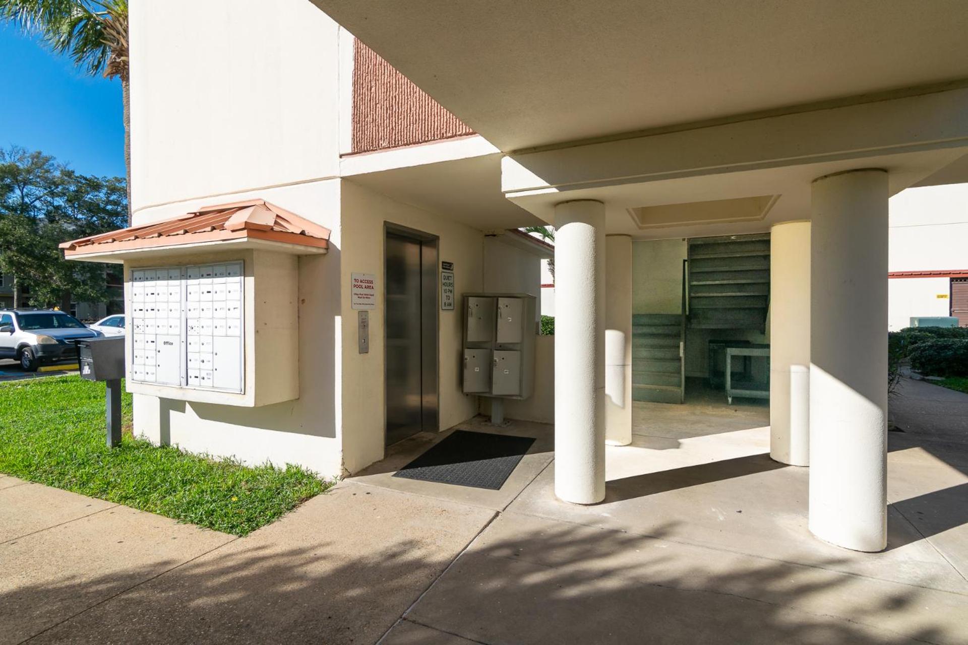Cozy 2 bed 2 bath condo at the beachside Ocean Club Villas